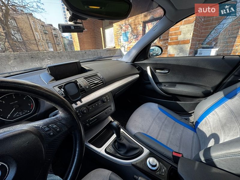 Хэтчбек BMW 1 Series 2004 в Киеве