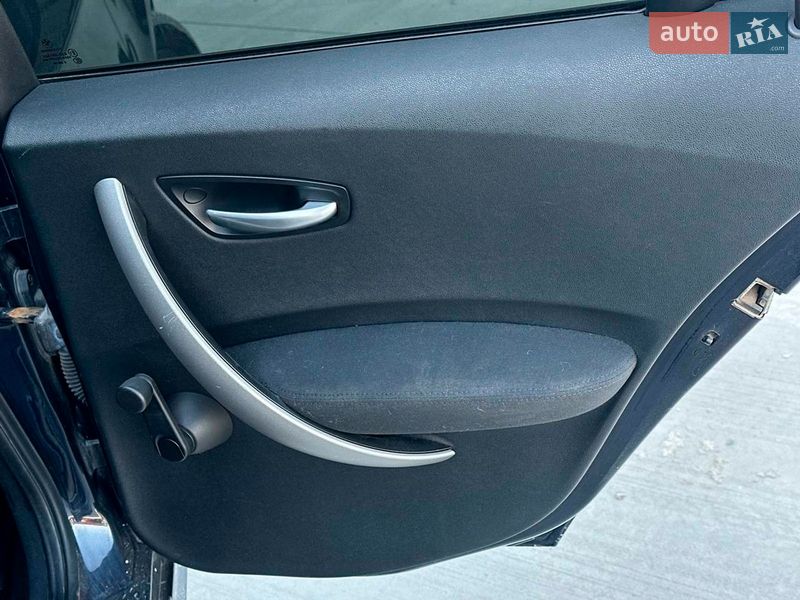 Хэтчбек BMW 1 Series 2006 в Львове