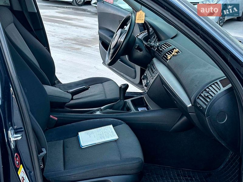 Хэтчбек BMW 1 Series 2006 в Львове