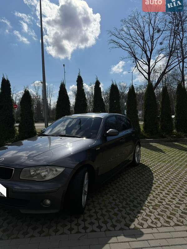BMW 1 Series 2005