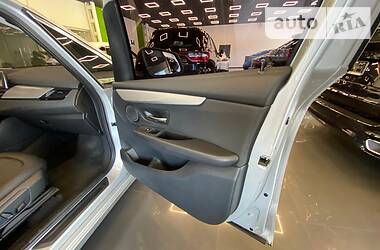 Хетчбек BMW 2 Series 2015 в 