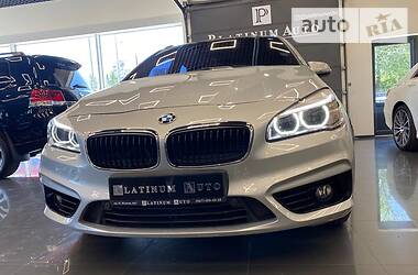 Хетчбек BMW 2 Series 2015 в 
