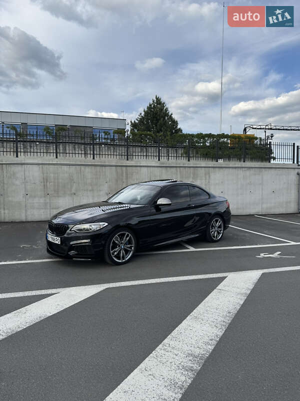 Купе BMW 2 Series 2015 в Киеве