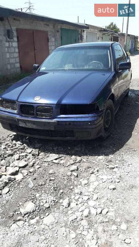Купе BMW 3 Series Compact 1996 в Кам'янському