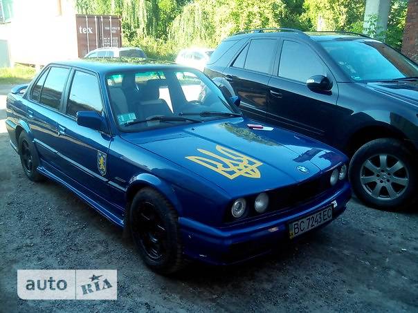 Седан BMW 3 Series 1988 в Львове