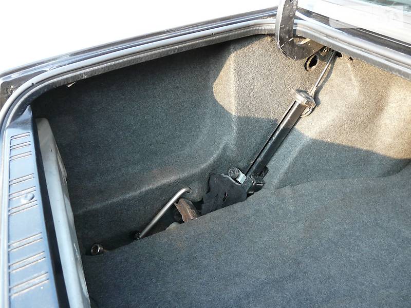 Седан BMW 3 Series 1986 в Житомире