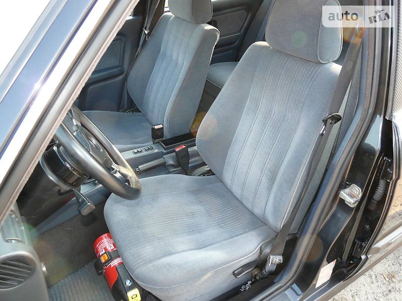 Седан BMW 3 Series 1986 в Житомире