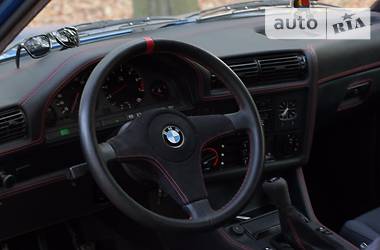 Купе BMW 3 Series 1986 в Черновцах