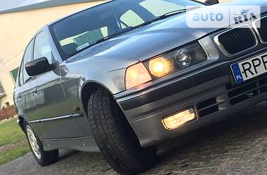 Седан BMW 3 Series 1994 в Дрогобыче