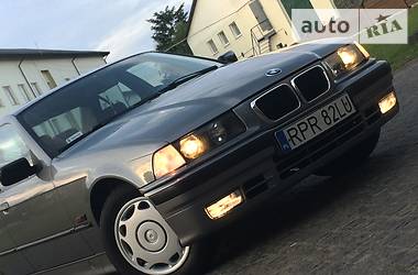 Седан BMW 3 Series 1994 в Дрогобыче