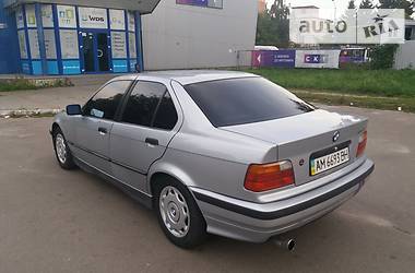 Седан BMW 3 Series 1993 в Житомире