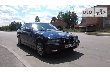 Седан BMW 3 Series 1995 в Виннице