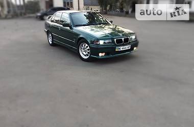 Седан BMW 3 Series 1993 в Луцке