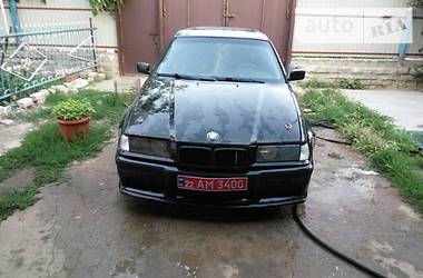 Седан BMW 3 Series 1992 в Херсоне