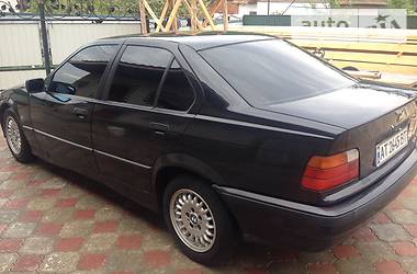 Седан BMW 3 Series 1993 в Чорткове
