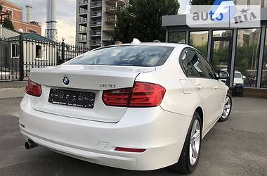 Седан BMW 3 Series 2015 в Киеве