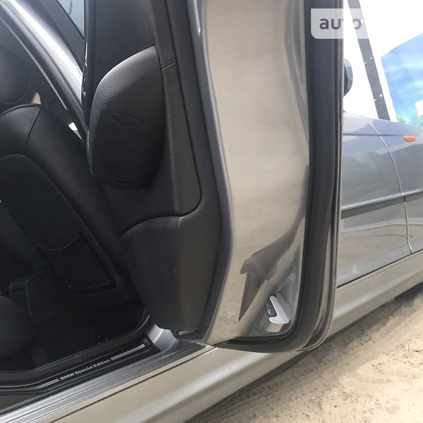 Седан BMW 3 Series 2004 в Киеве