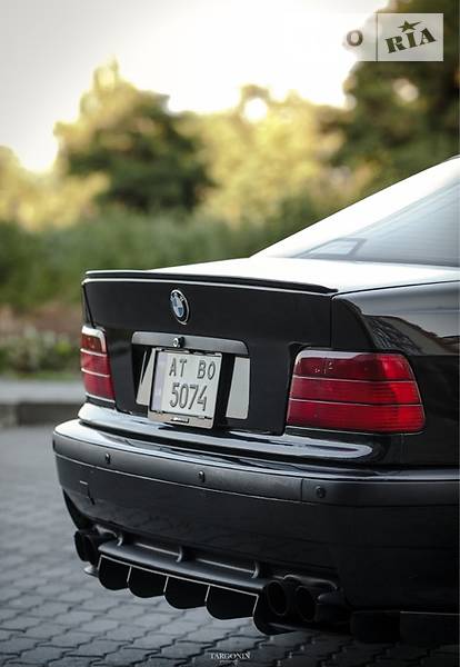 Седан BMW 3 Series 1991 в Ивано-Франковске