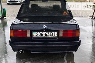 Седан BMW 3 Series 1988 в Виннице