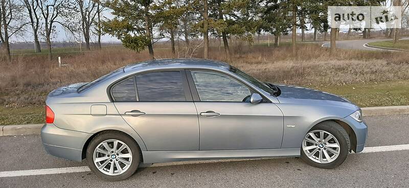 Седан BMW 3 Series 2005 в Дніпрі