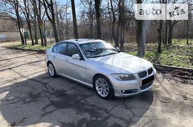 Седан BMW 3 Series 2011 в 