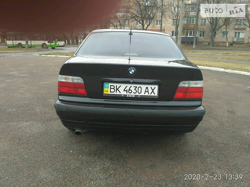 Седан BMW 3 Series 1998 в Рівному