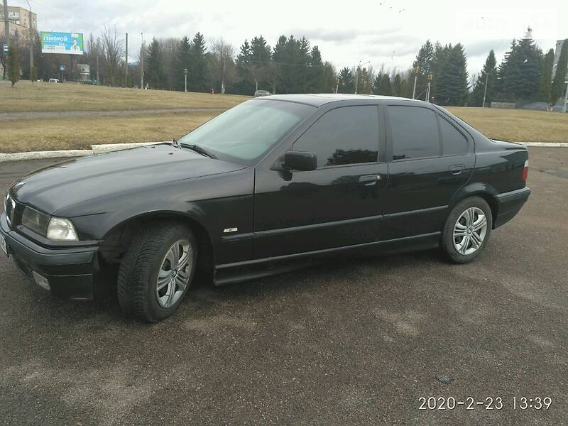 Седан BMW 3 Series 1998 в Рівному