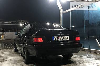 Седан BMW 3 Series 1992 в Херсоне