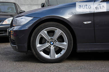 Седан BMW 3 Series 2005 в  фото 9 Седан BMW 3 Series 2005 в