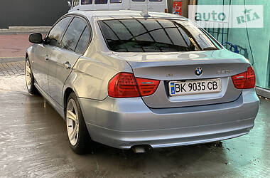 Седан BMW 3 Series 2011 в Рокитном