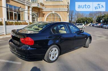 Седан BMW 3 Series 2011 в 