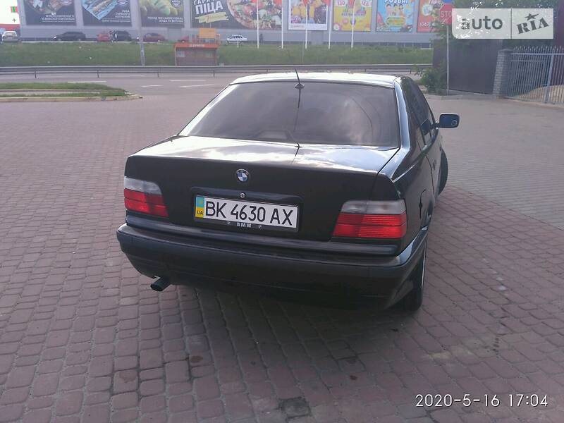 Седан BMW 3 Series 1998 в Рівному