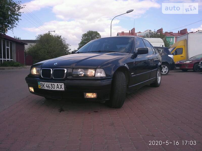 Седан BMW 3 Series 1998 в Рівному