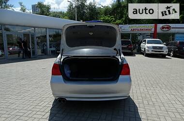 Седан BMW 3 Series 2010 в 