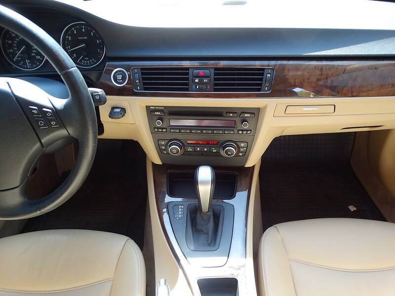 Седан BMW 3 Series 2010 в Дніпрі