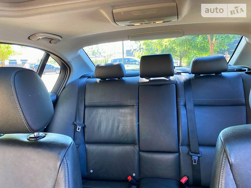 Седан BMW 3 Series 2011 в Києві фото 13 Седан BMW 3 Series 2011 в Києві