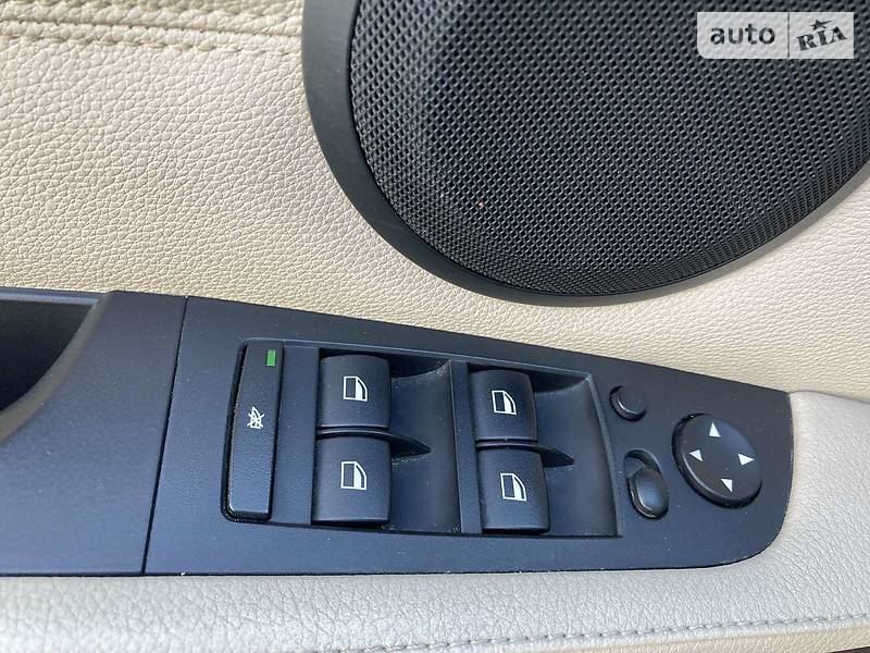 Седан BMW 3 Series 2010 в Харкові