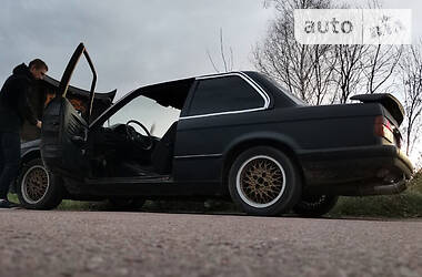 Купе BMW 3 Series 1987 в Репках