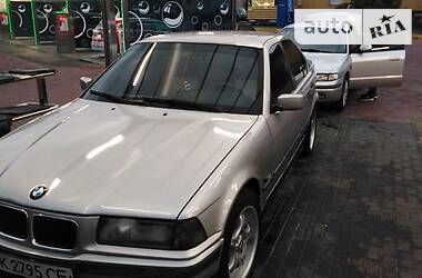 Седан BMW 3 Series 1994 в Ровно