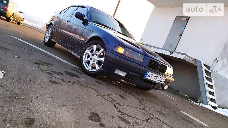 Седан BMW 3 Series 1997 в Дрогобыче