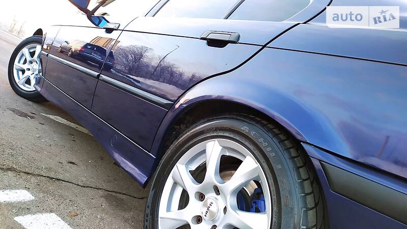 Седан BMW 3 Series 1997 в Дрогобыче