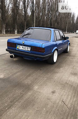 Седан BMW 3 Series 1985 в Кременчуці