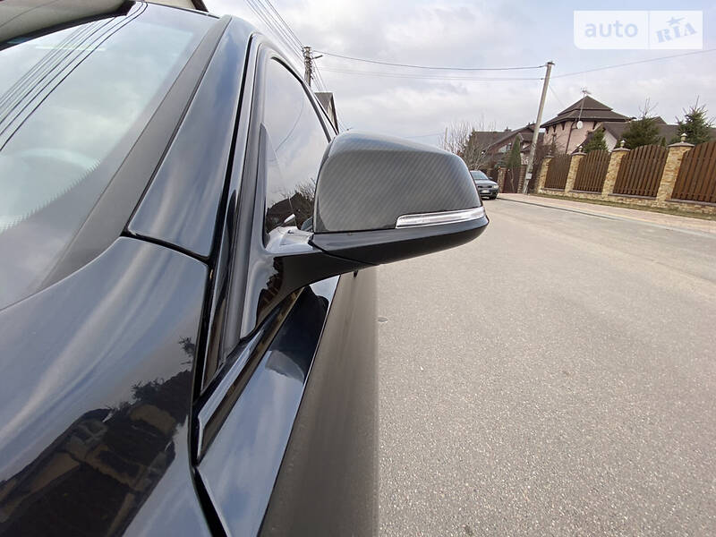 Седан BMW 3 Series 2018 в Киеве