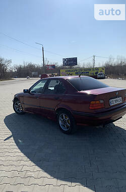 Седан BMW 3 Series 1995 в Черновцах