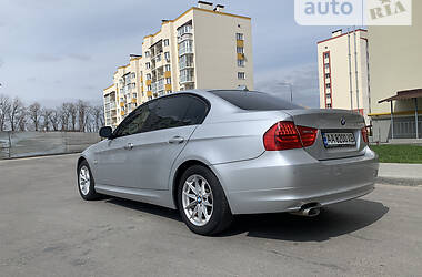 Седан BMW 3 Series 2011 в Виннице