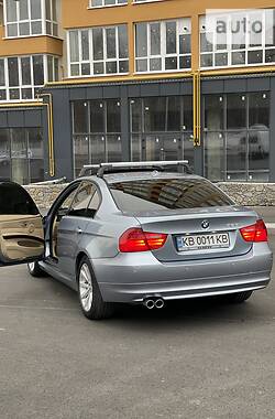 Седан BMW 3 Series 2010 в Виннице