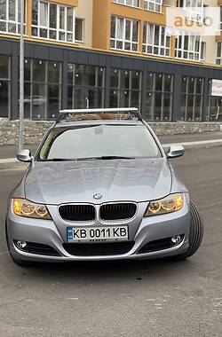 Седан BMW 3 Series 2010 в Виннице