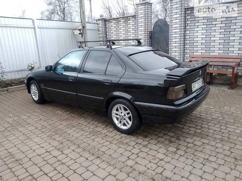 Седан BMW 3 Series 1997 в Надворной