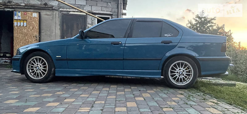 Седан BMW 3 Series 1995 в Кам'янському
