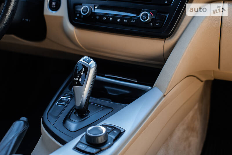 Седан BMW 3 Series 2015 в Городке